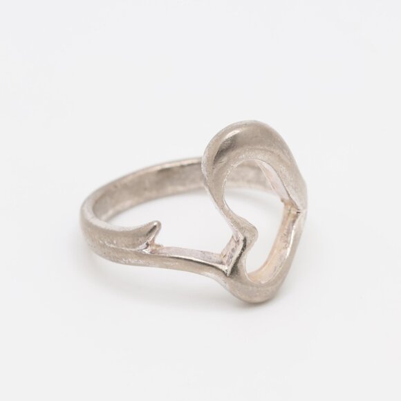 Vintage Sterling Silver Open Heart Ring - Picture 7 of 8
